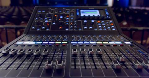 The 10 Best Powered Mixers For 2023, Tested And Researched