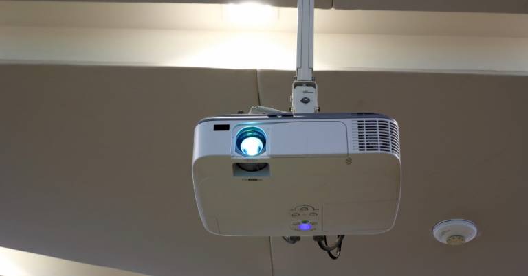 Best 3000 lumen projector